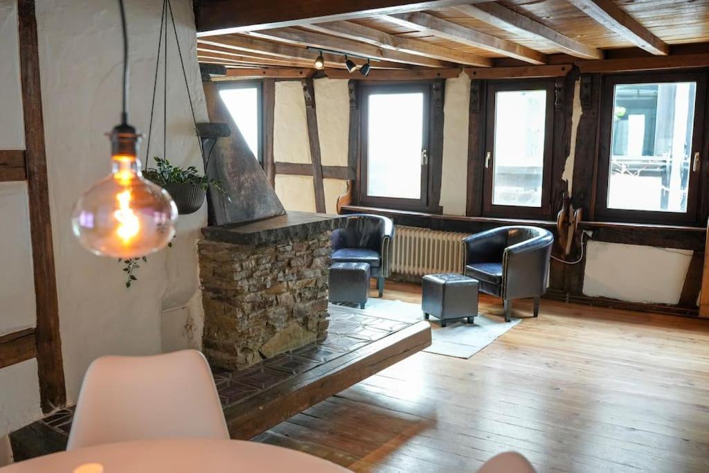 Charmante Fachwerk Wohnung Mit Terrasse In Der Altstadt Koblenz  Buitenkant foto